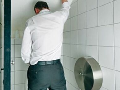 Vontade frequente de urinar em homens com prostatite