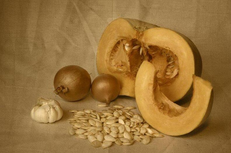 As sementes de abóbora são um dos remédios populares mais eficazes para o tratamento da prostatite em homens.
